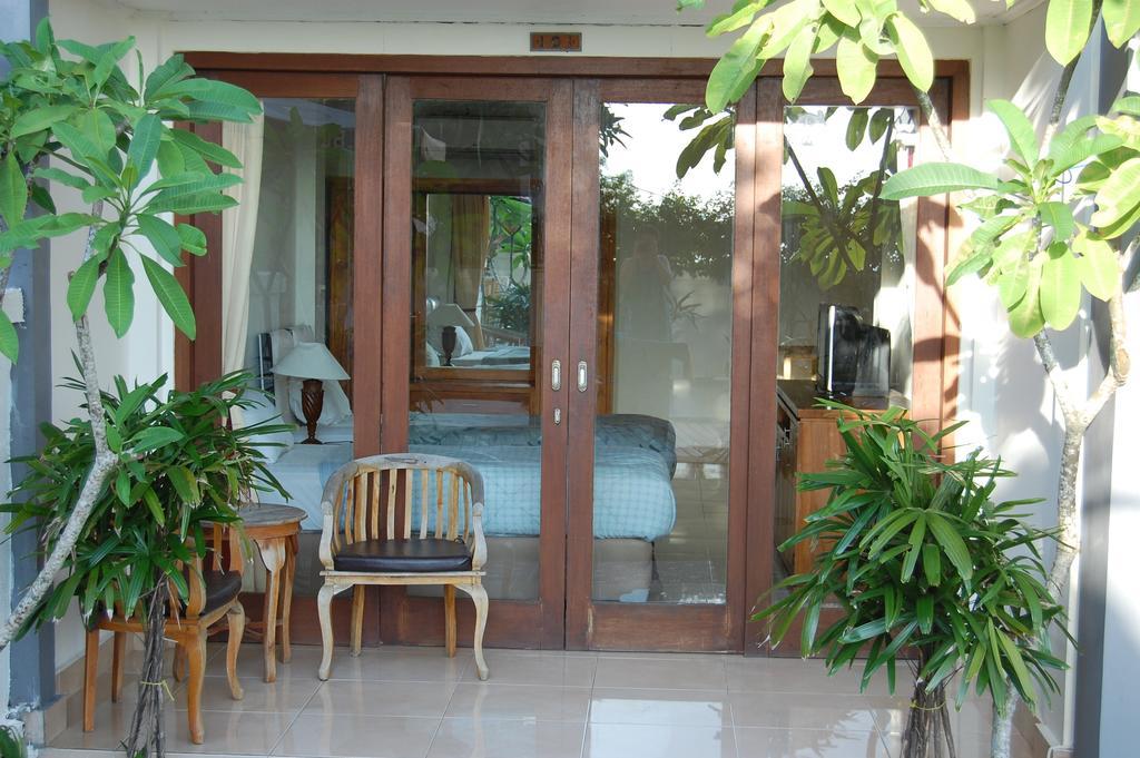 Waroeng Surya Home Stay Улувату Номер фото