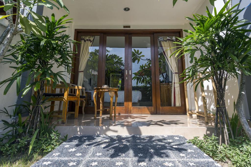 Waroeng Surya Home Stay Улувату Екстер'єр фото